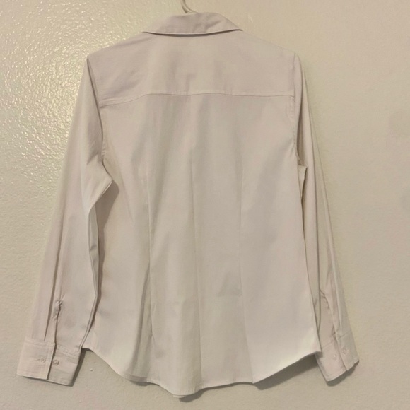 Time & Tru White Button Up Shirt Size Small - Picture 3 of 4
